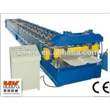 Hidden roof panel forming machine